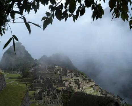 Boulders placed on Railway Lines Leave Nearly 1,000 Visitors near Machu Picchu