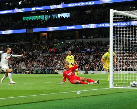 Luiz Júnior's Game-Changing Mistake Hands Spurs Opening-Night Win